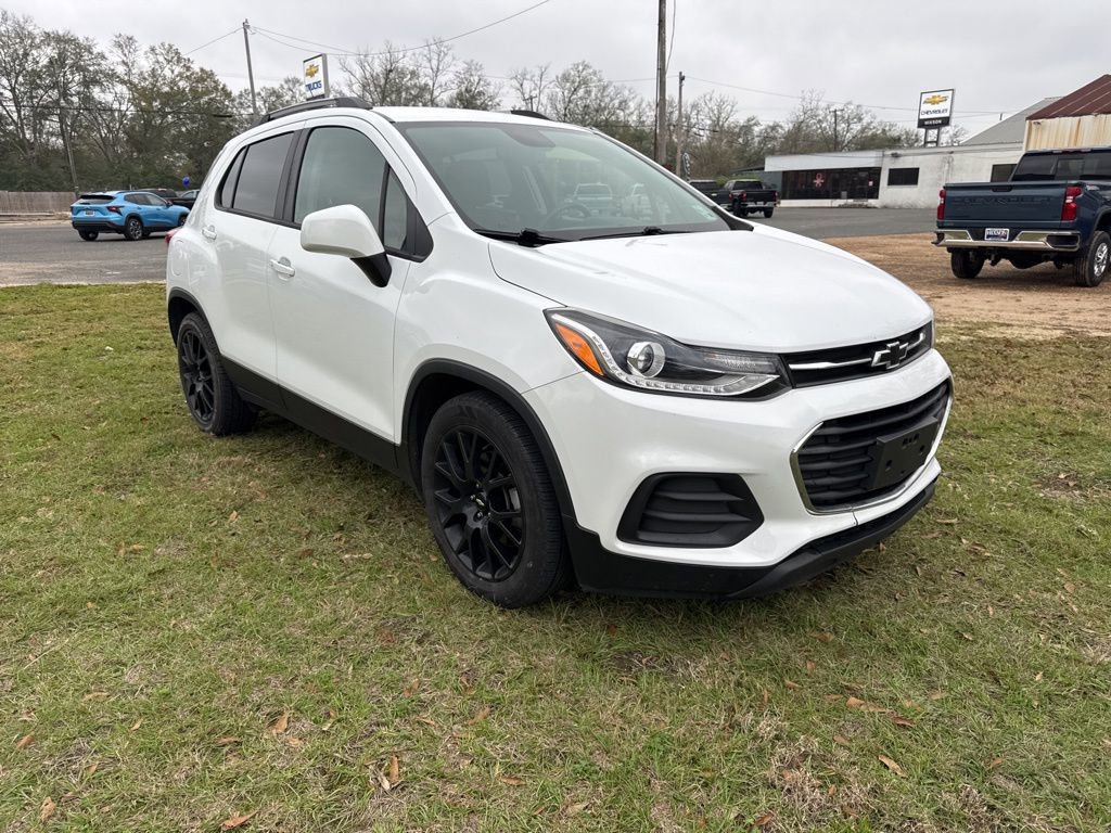 Used 2021 Chevrolet Trax LT w/ Sport Edition image 3