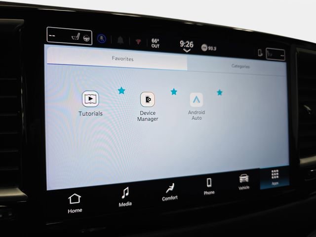 Used 2025 Chrysler Pacifica Select image 20