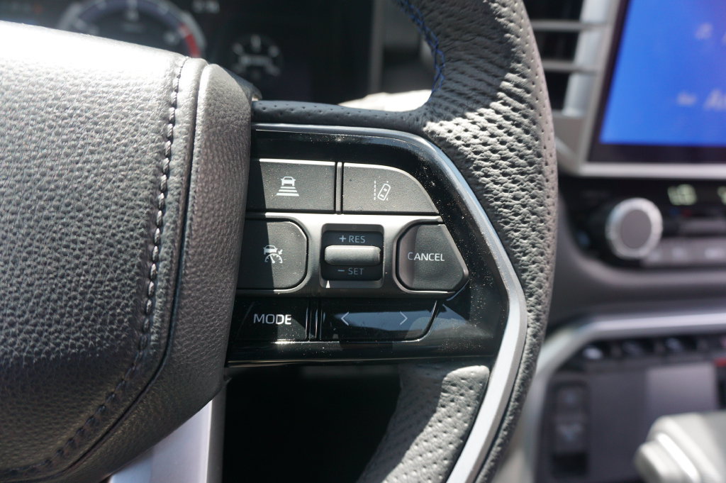 Used 2025 Toyota Tundra Platinum AWD/4WD image 9