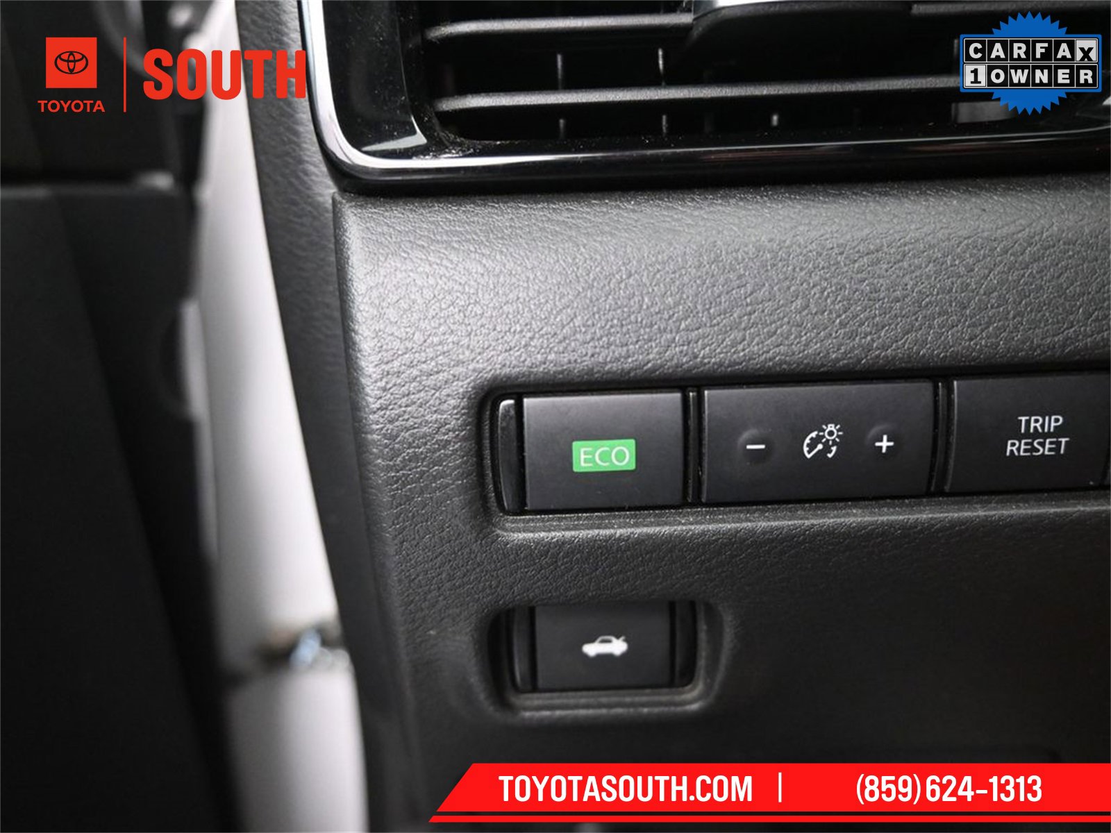 Used 2025 Nissan Sentra SV image 19