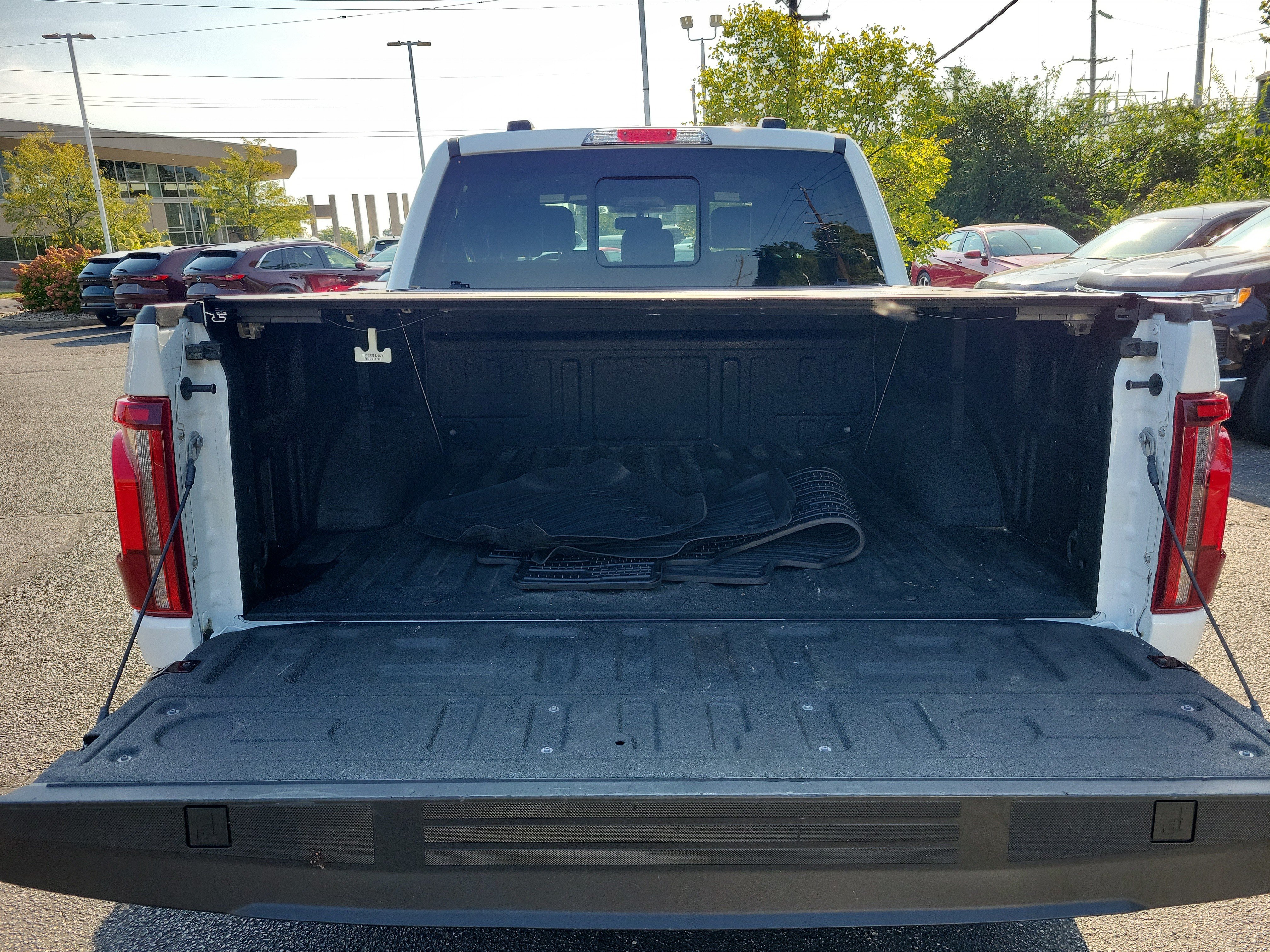 Used 2024 Ford F150 Lariat w/ FX4 Off-Road Package AWD/4WD image 9