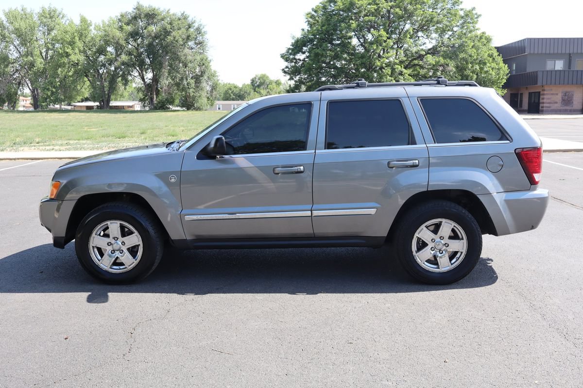 Used 2007 Jeep Grand Cherokee Limited w/ Trailer Tow Group IV AWD/4WD image 9
