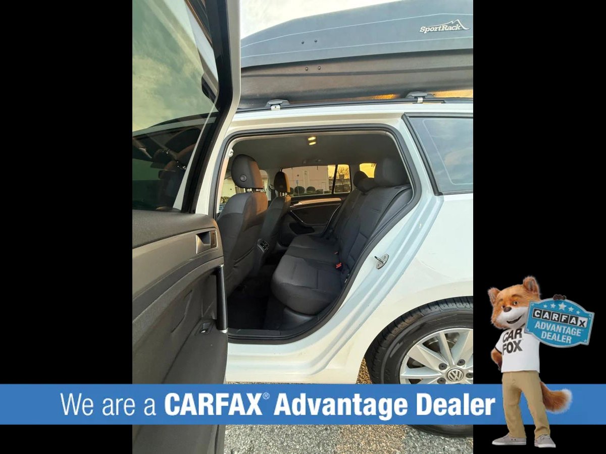 Used 2016 Volkswagen Golf S image 8