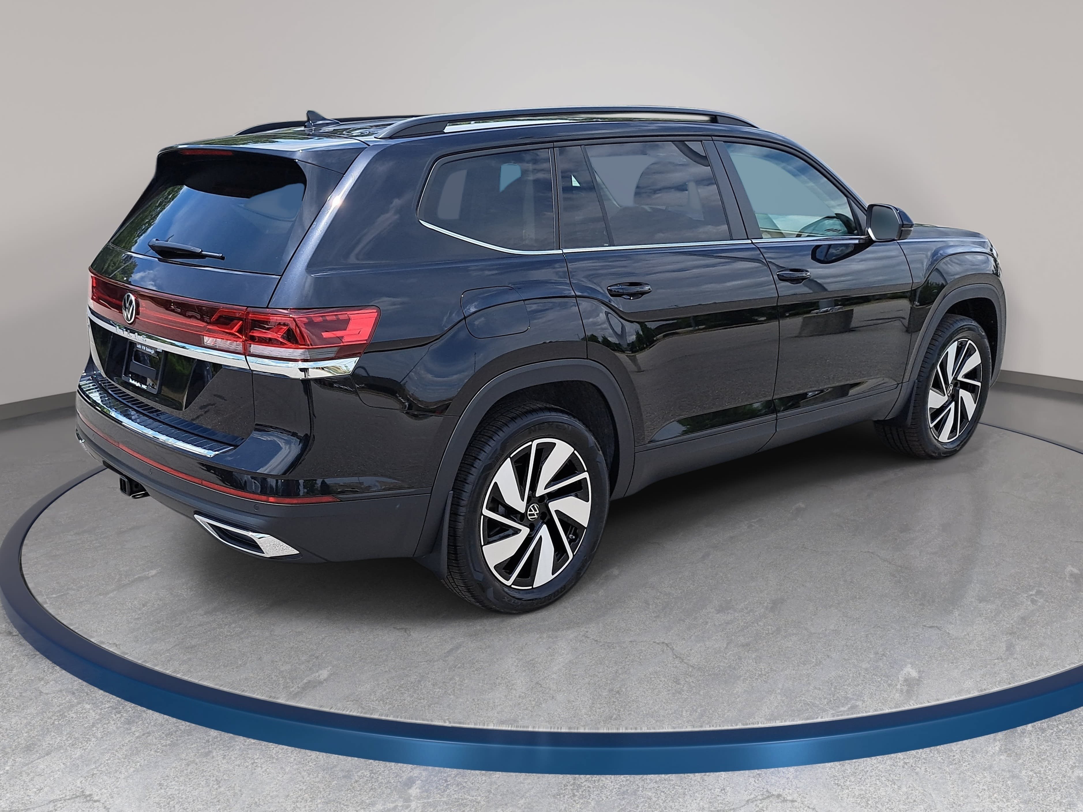 New 2026 Volkswagen Atlas SE FWD image 5