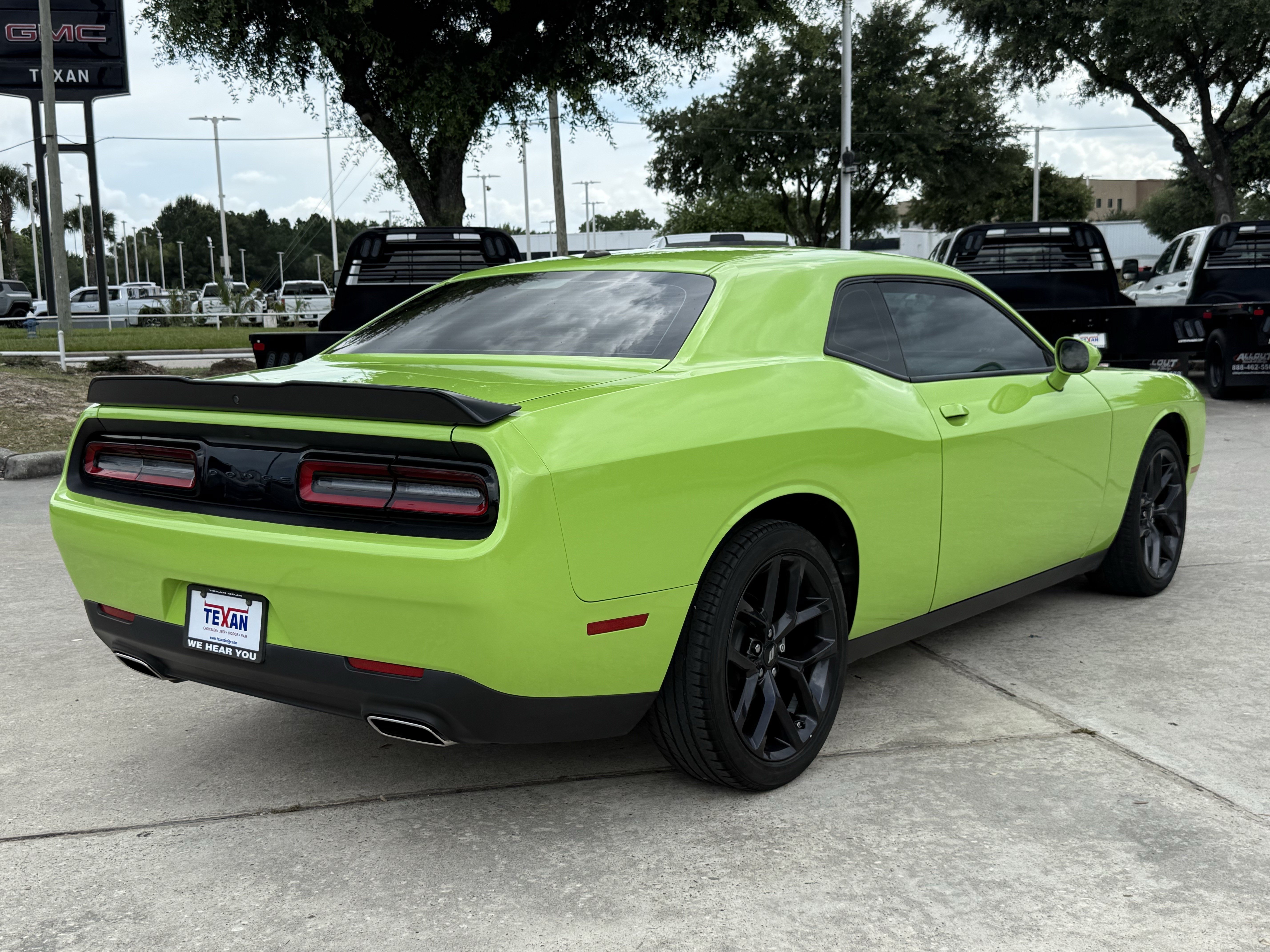 Used 2023 Dodge Challenger SXT w/ Blacktop Package RWD image 5