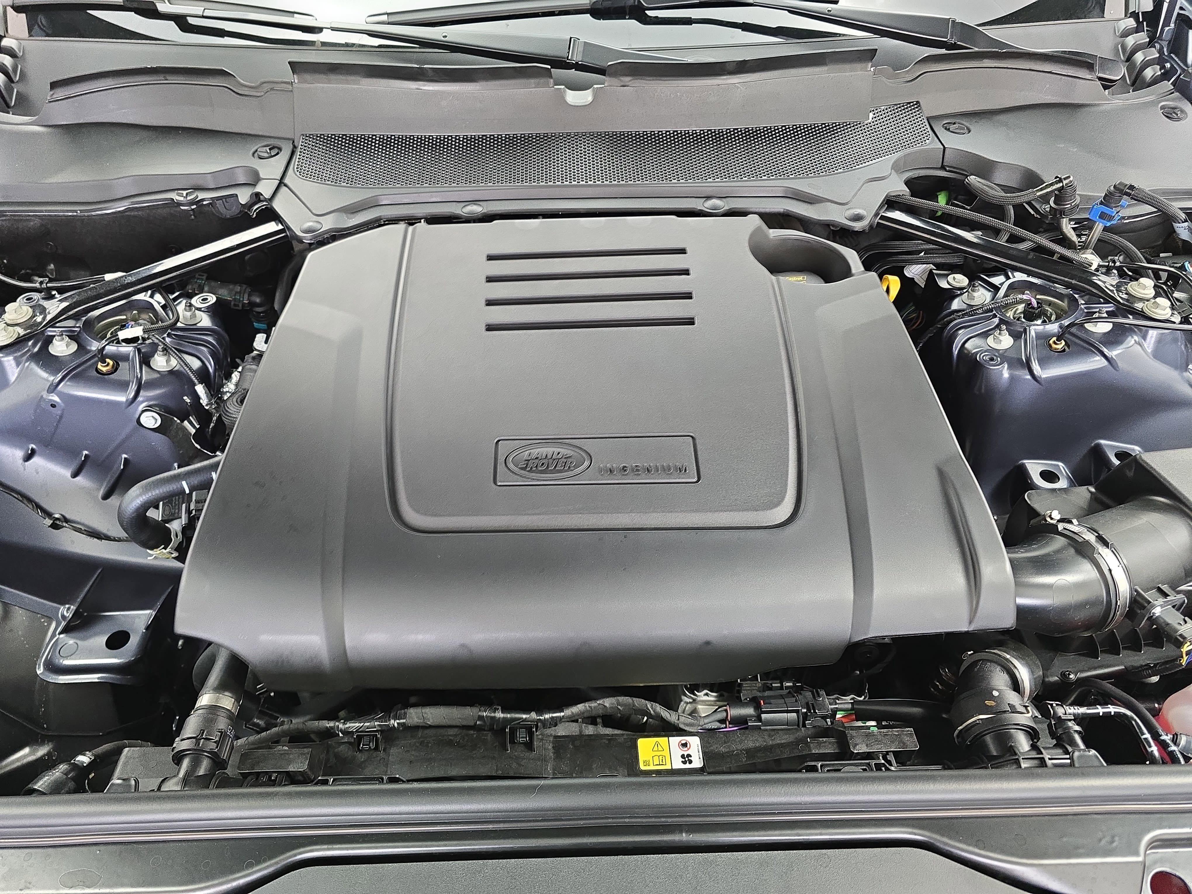 New 2026 Land Rover Discovery Dynamic SE image 31
