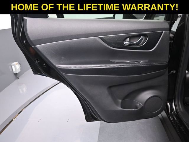 Used 2016 Nissan Rogue SL w/ SL Premium Package image 39