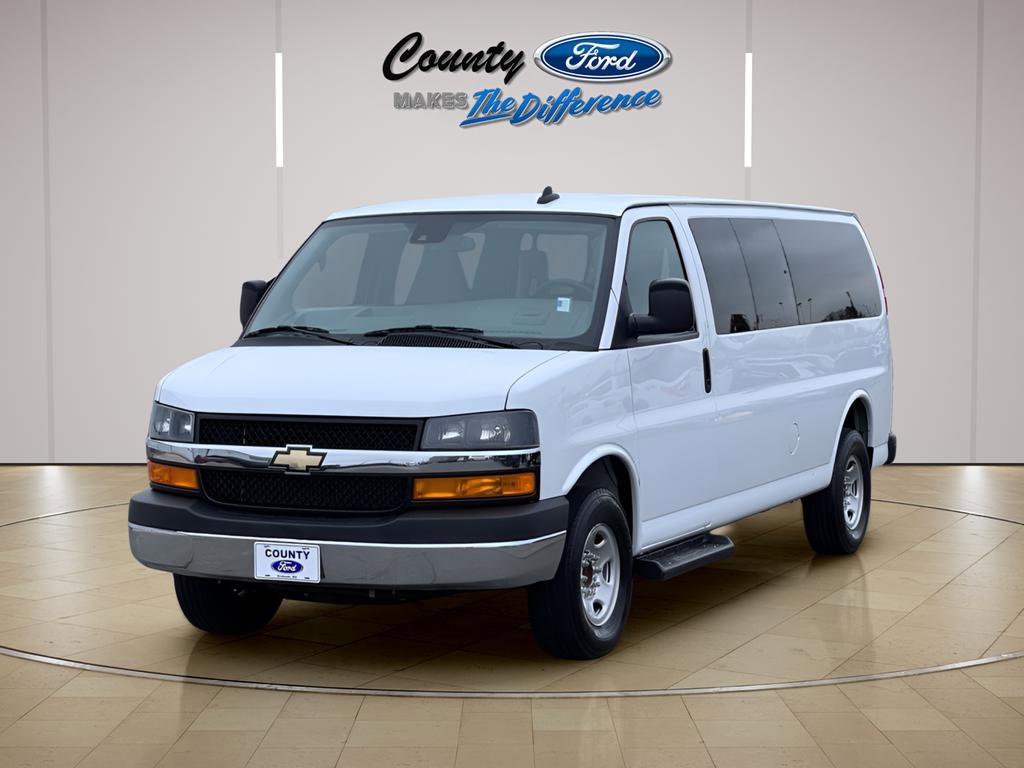 Used 2023 Chevrolet Express 3500 LT w/ LT Preferred Equipment Group image 2