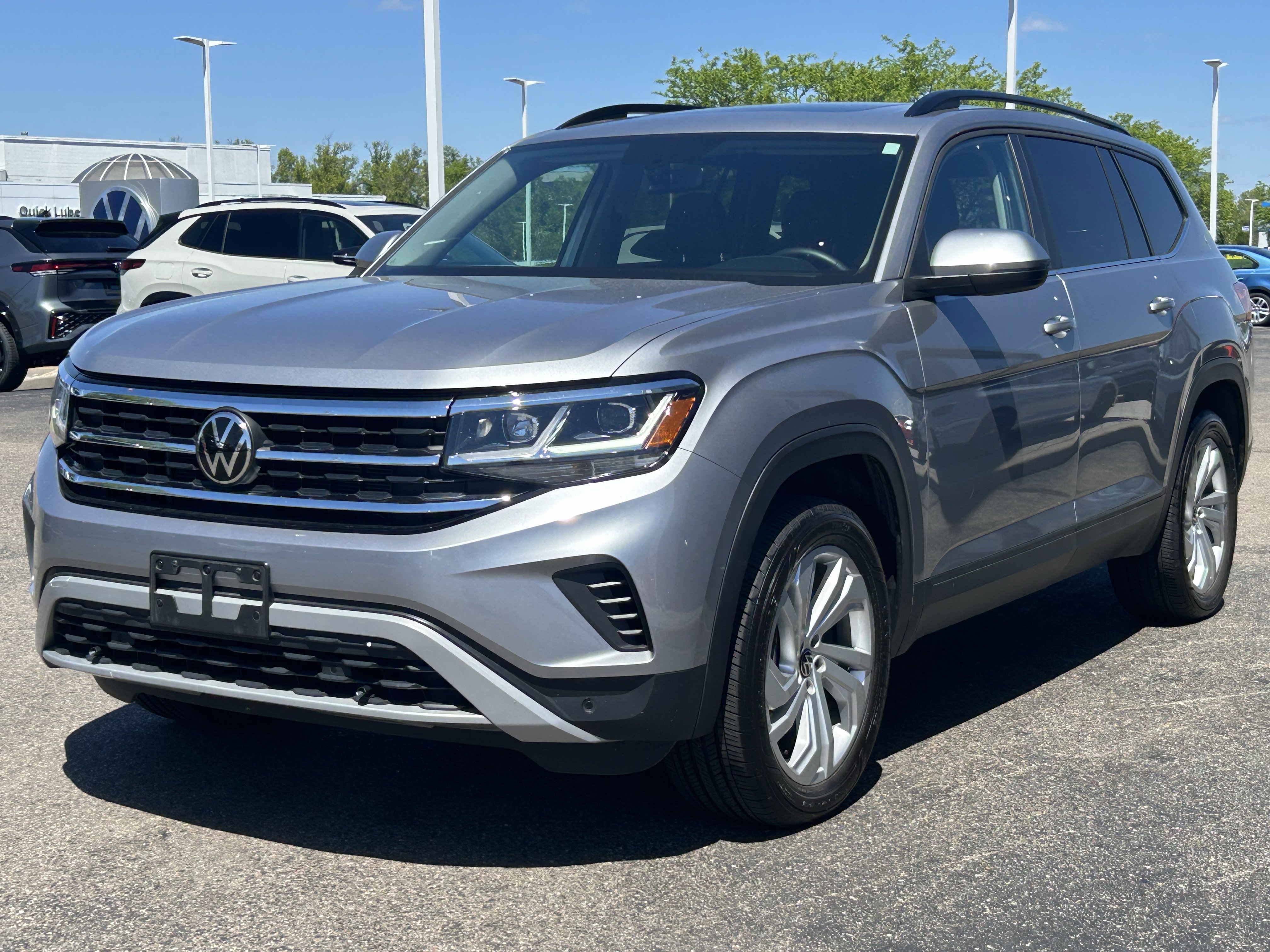 Certified 2023 Volkswagen Atlas SE w/ Panoramic Sunroof Package AWD/4WD image 3