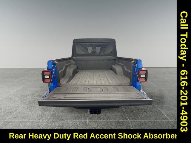 Used 2024 Jeep Gladiator Sport image 13