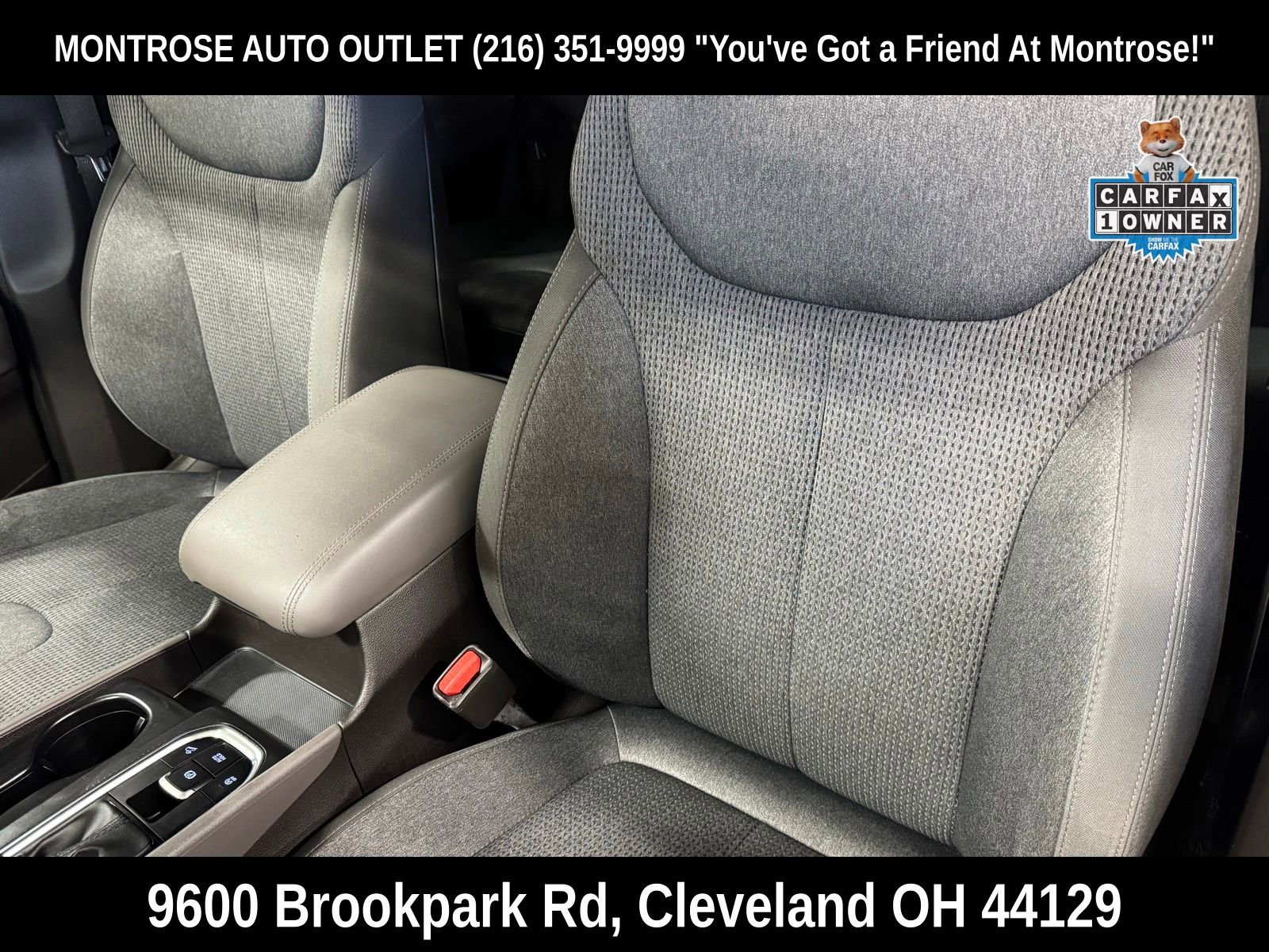 Used 2019 Hyundai Santa Fe SE image 29