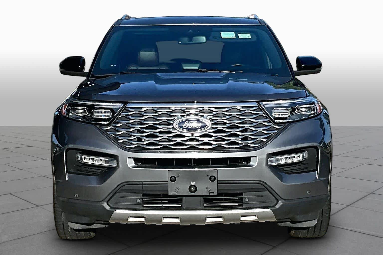 Used 2022 Ford Explorer Platinum w/ Equipment Group 601A AWD/4WD image 4