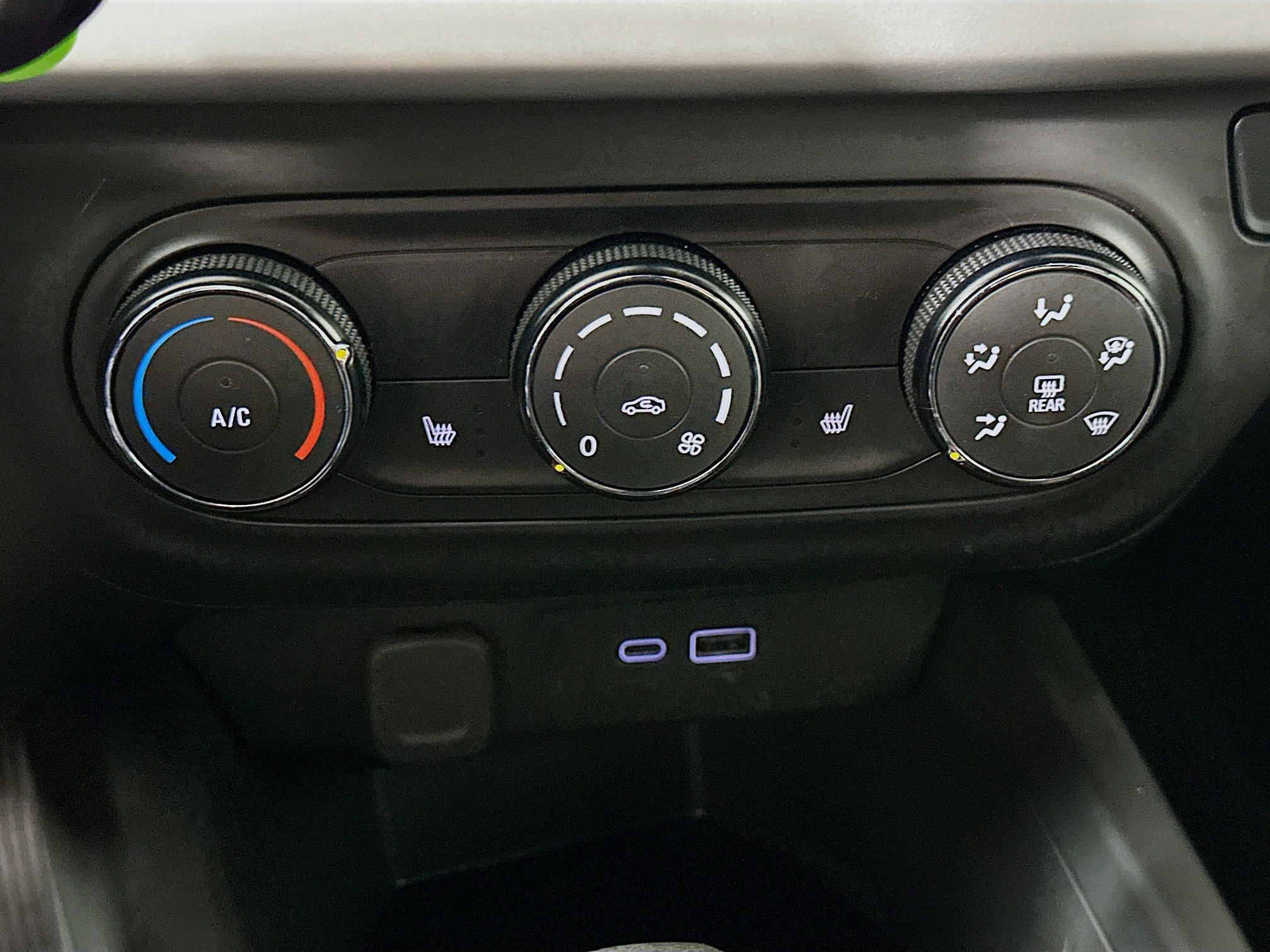 Used 2024 Chevrolet Trax RS w/ Driver Confidence Package image 23