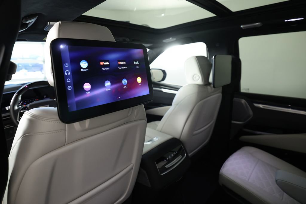 Used 2025 Cadillac Escalade V AWD/4WD image 17