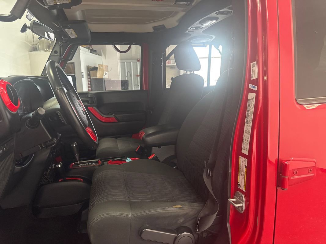 Used 2012 Jeep Wrangler Unlimited Rubicon w/ Dual Top Group image 8