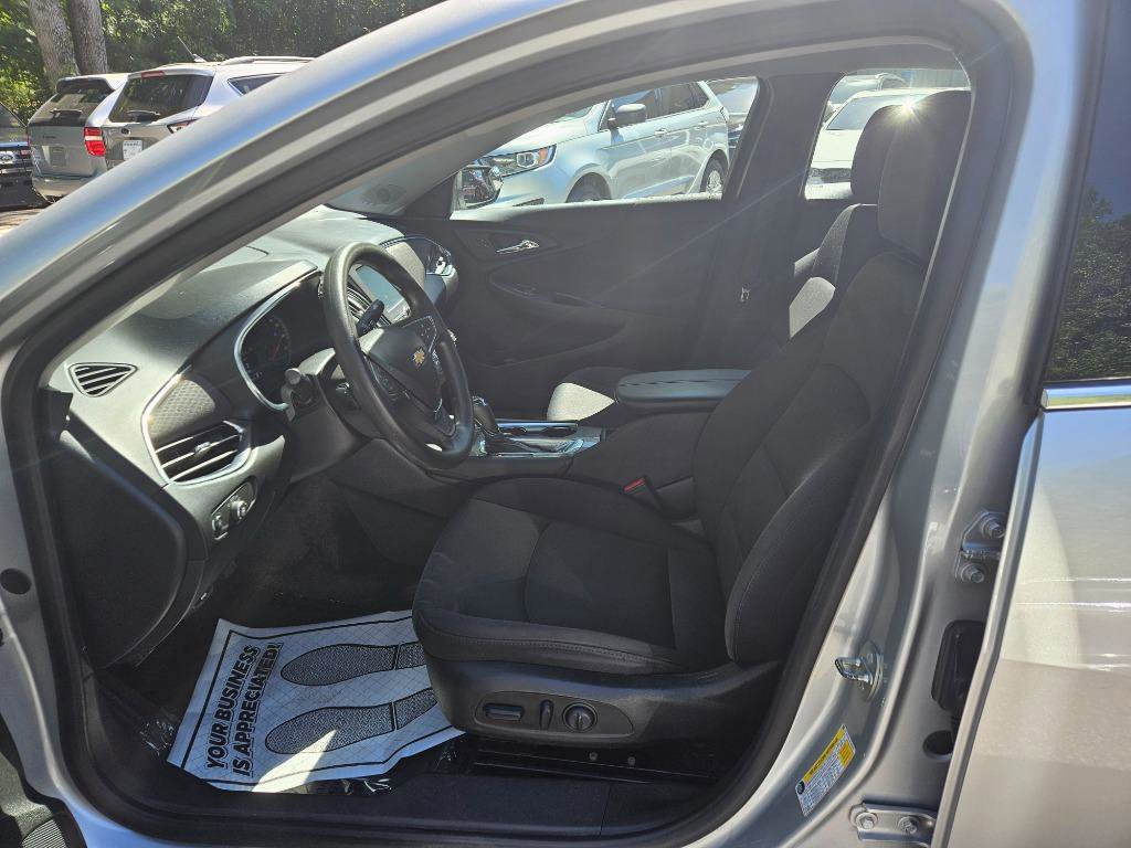 Used 2018 Chevrolet Malibu LT image 20