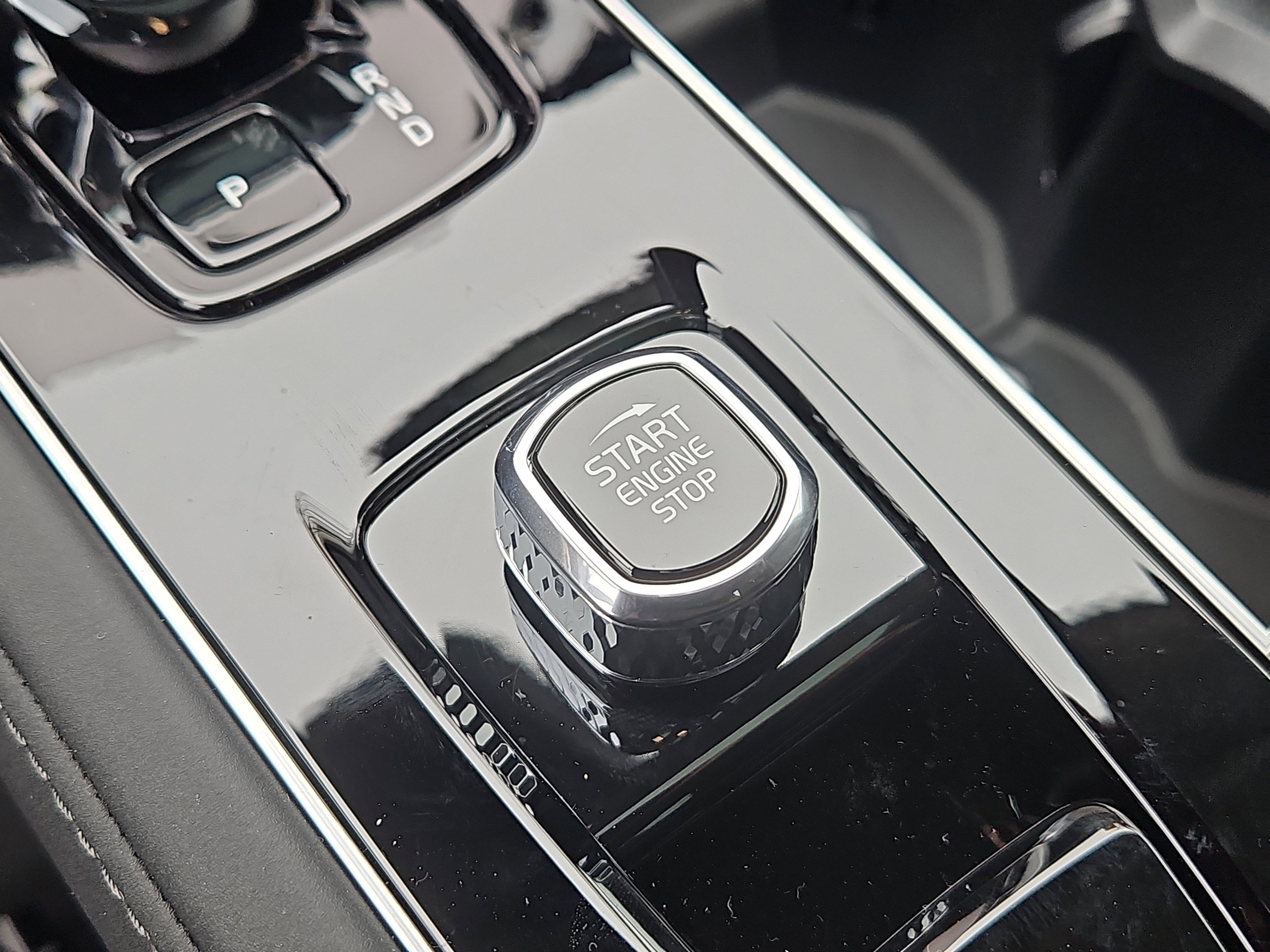 New 2026 Volvo XC90 B6 Plus w/ Protection Package Premier image 14