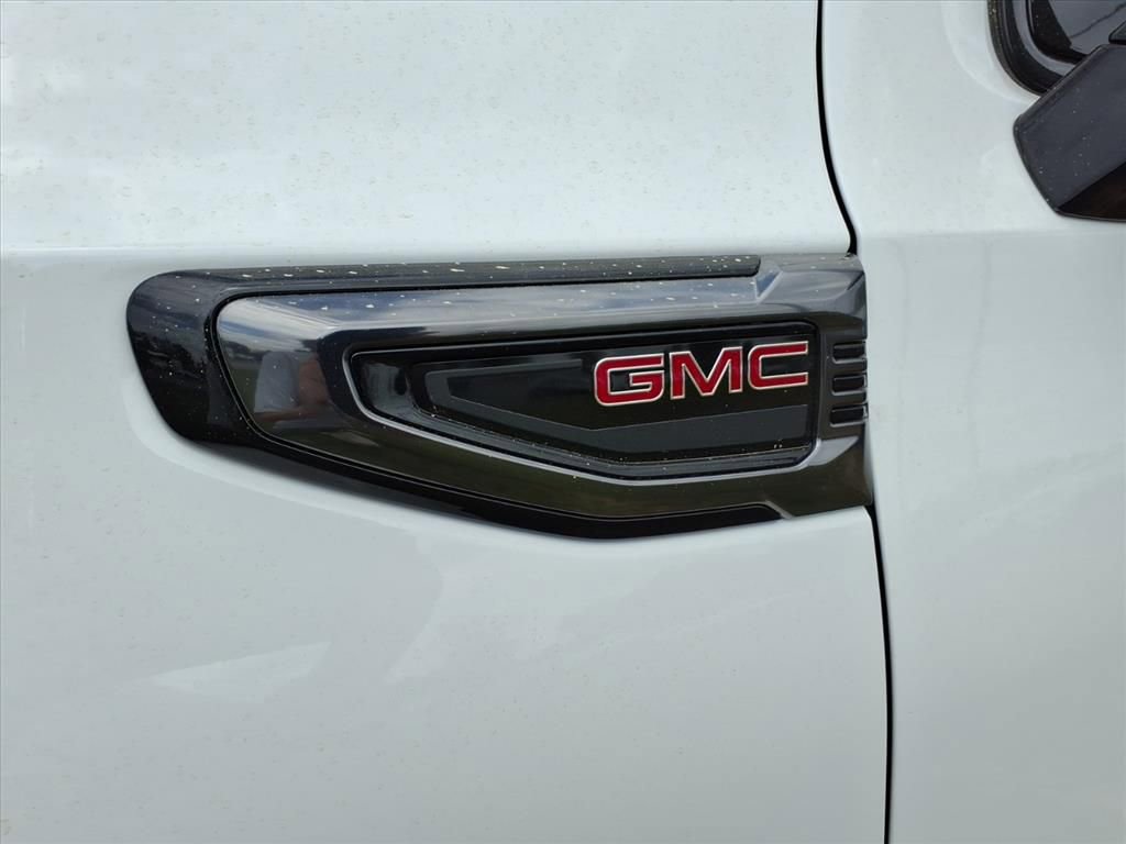 New 2026 GMC Yukon AT4 w/ AT4 Premium Plus Package image 11