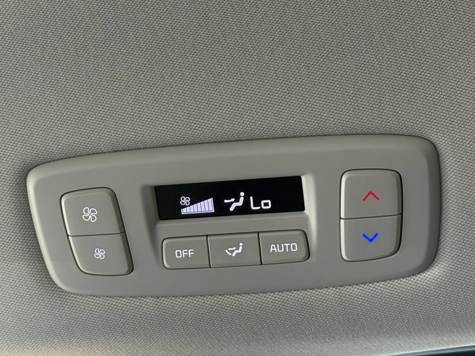 Used 2026 Kia Carnival FWD image 22