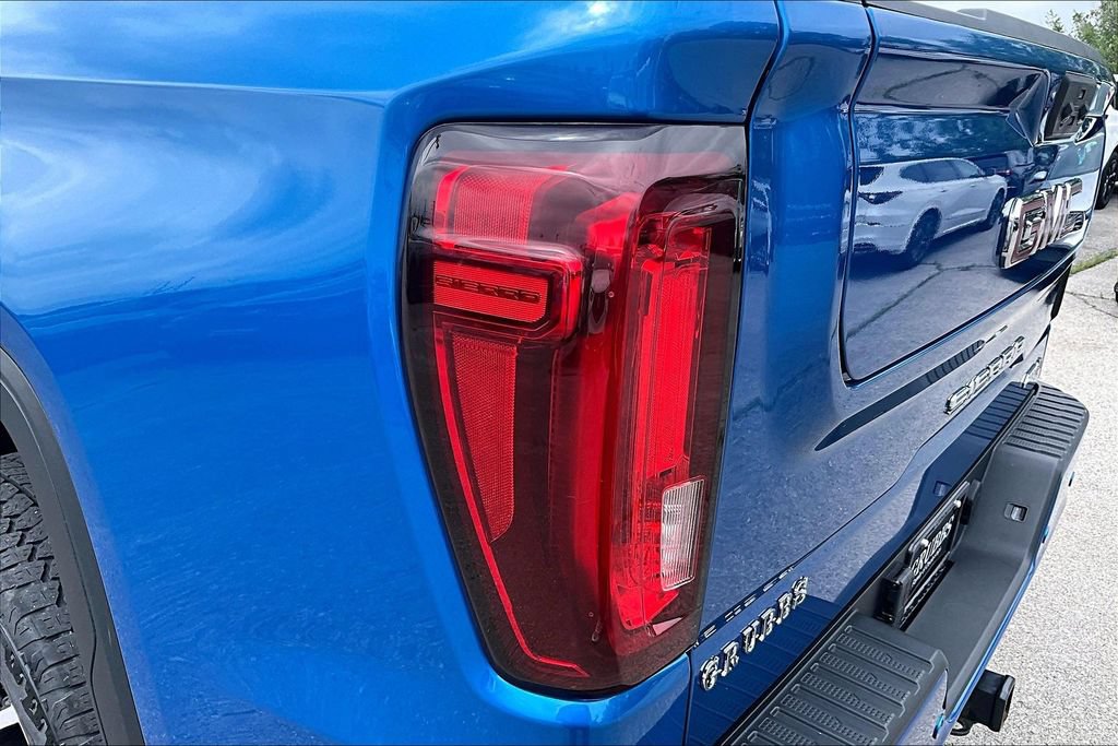 Used 2023 GMC Sierra 1500 AT4 w/ Technology Package AWD/4WD image 40