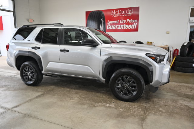 Used 2025 Toyota 4Runner SR5 AWD/4WD image 4