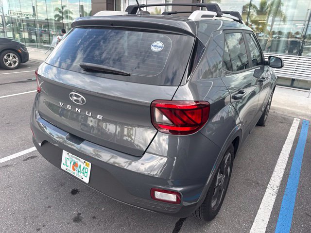 Used 2025 Hyundai Venue SEL FWD image 7