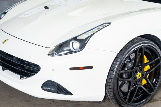 Used 2016 Ferrari California T RWD image 34