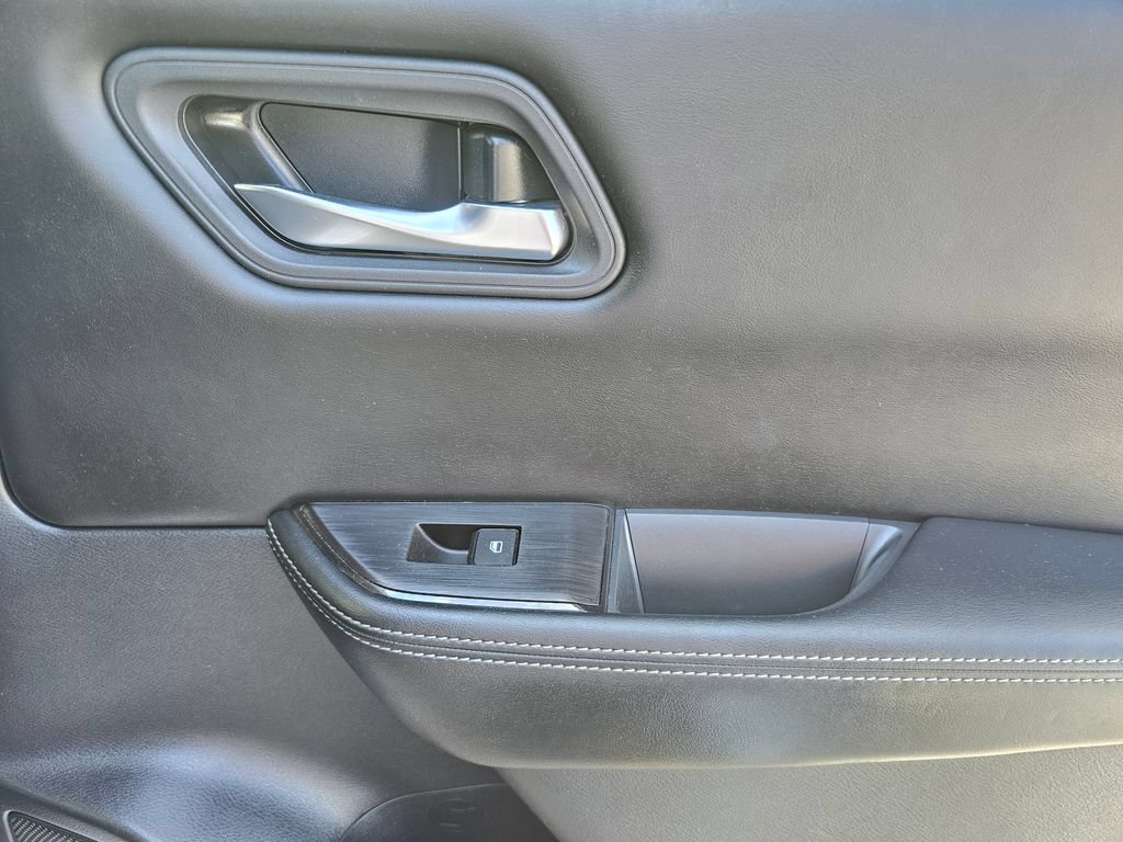 Used 2024 Nissan Rogue SV FWD image 14