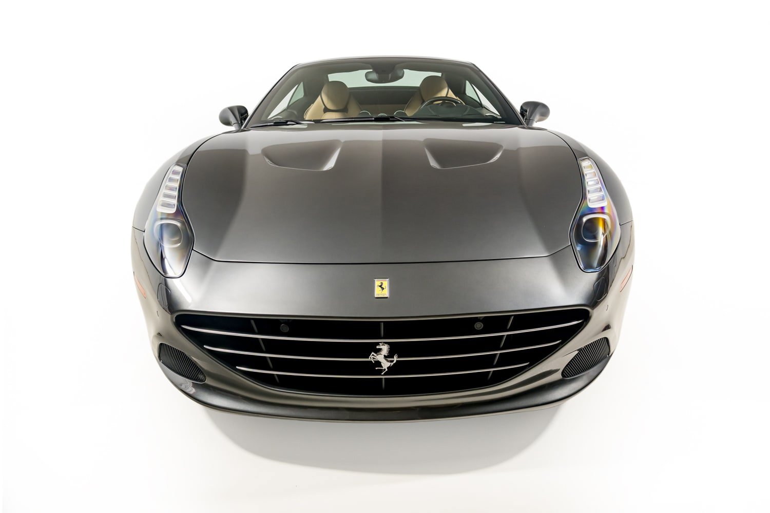 Used 2015 Ferrari California T RWD image 6