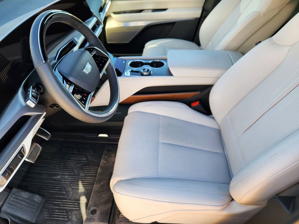 Used 2026 Cadillac Vistiq Sport w/ LPO, Floor Liner Package image 12