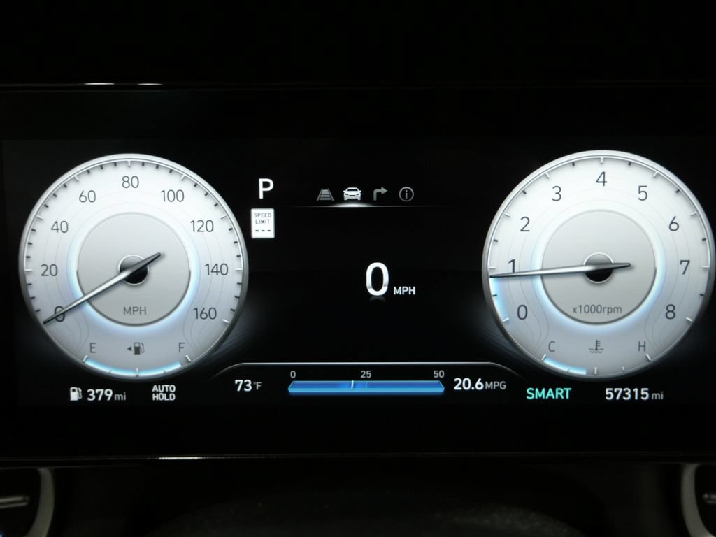 Used 2025 Hyundai Elantra Limited FWD image 16