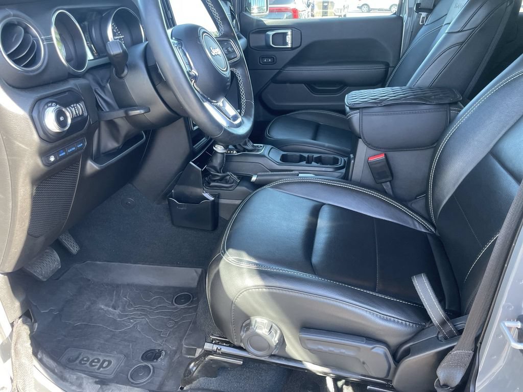 Used 2022 Jeep Wrangler Unlimited Sahara w/ Cold Weather Group AWD/4WD image 9