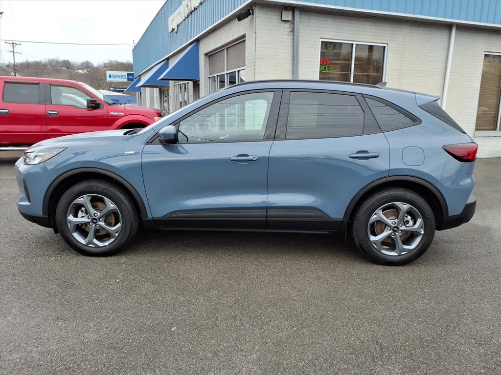 Used 2025 Ford Escape ST-Line Select image 2