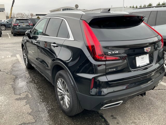 Used 2025 Cadillac XT4 Premium Luxury w/ Technology Package image 4