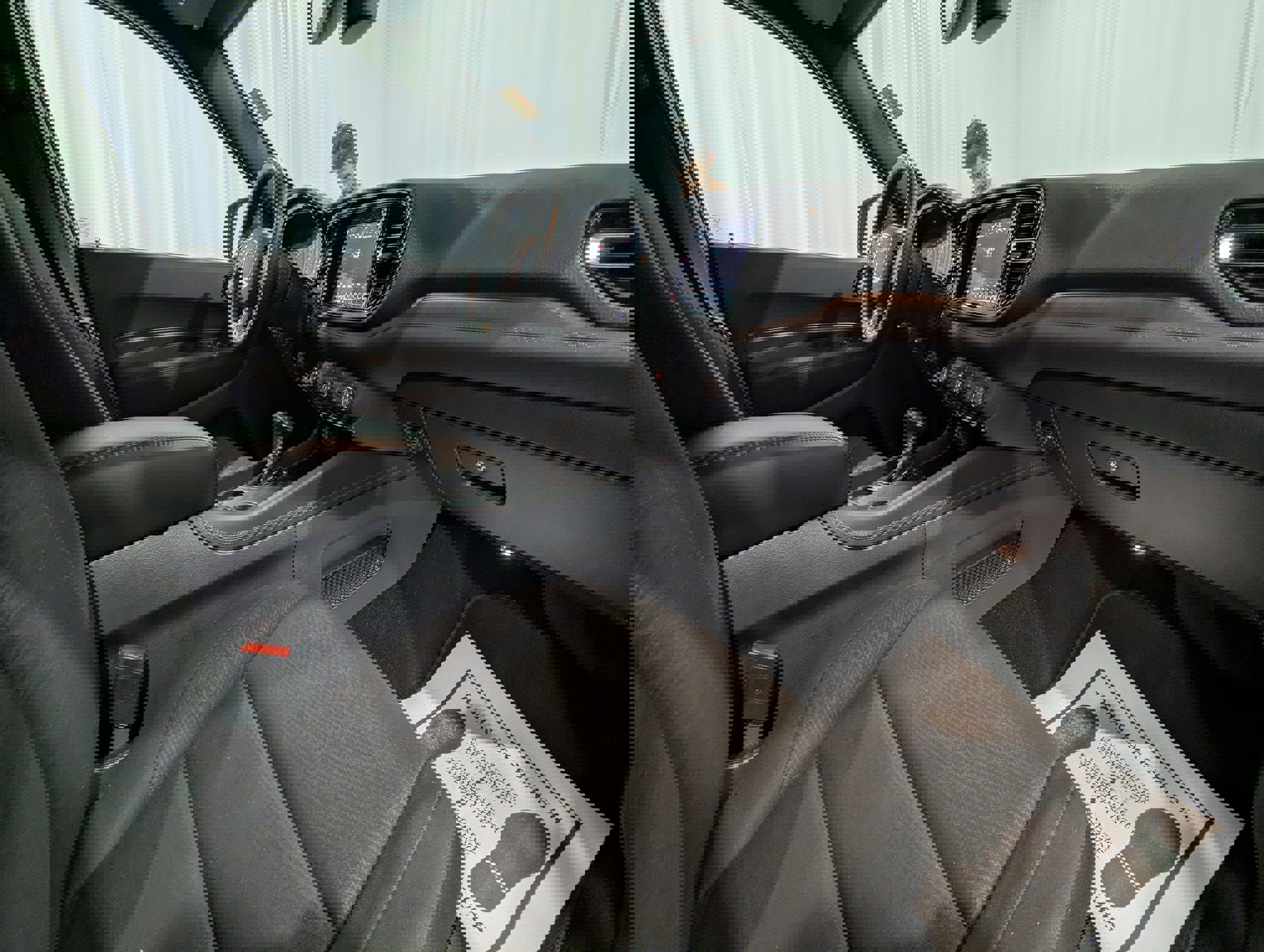 Used 2024 Dodge Durango SXT image 12