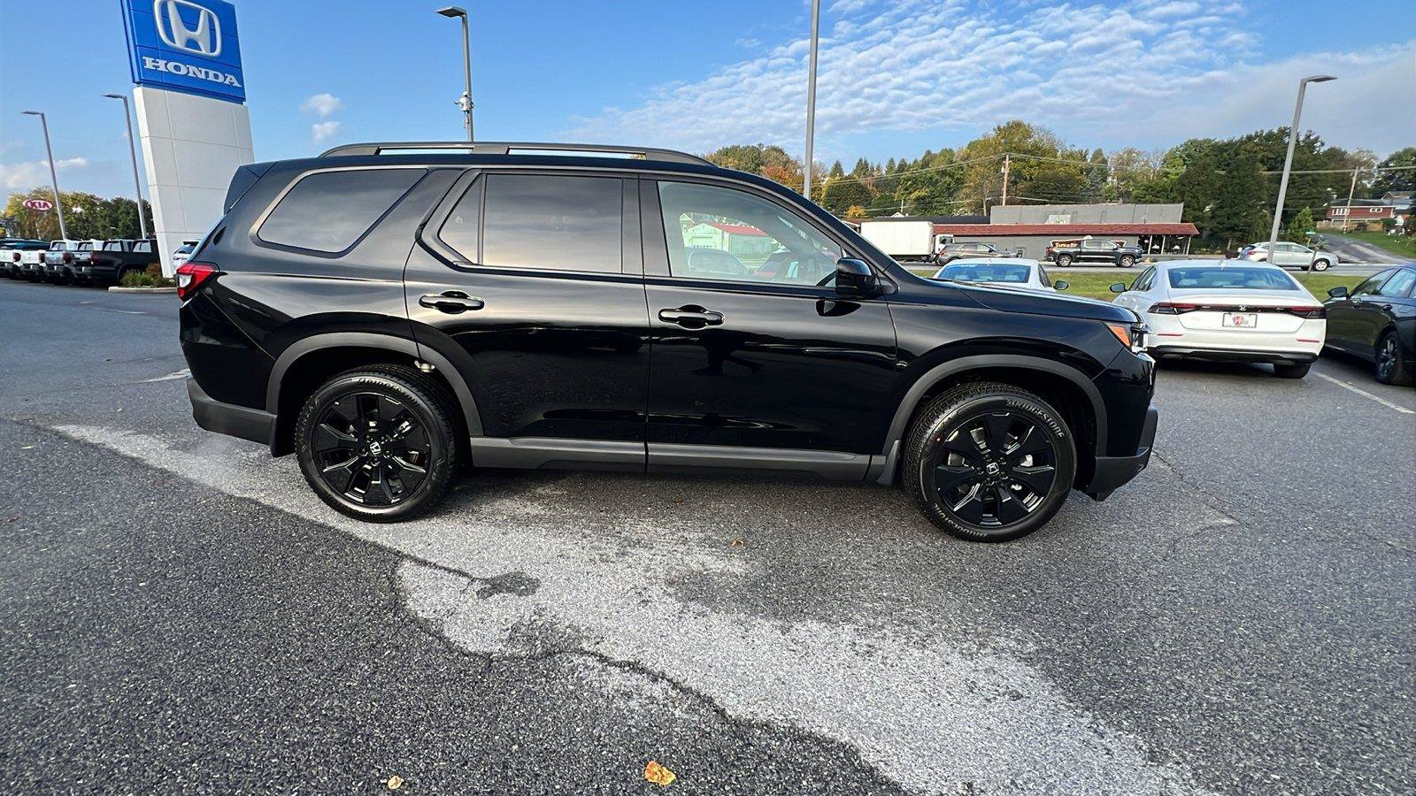 New 2026 Honda Pilot Black Edition image 3