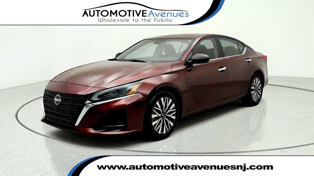 Used 2025 Nissan Altima 2.5 SV