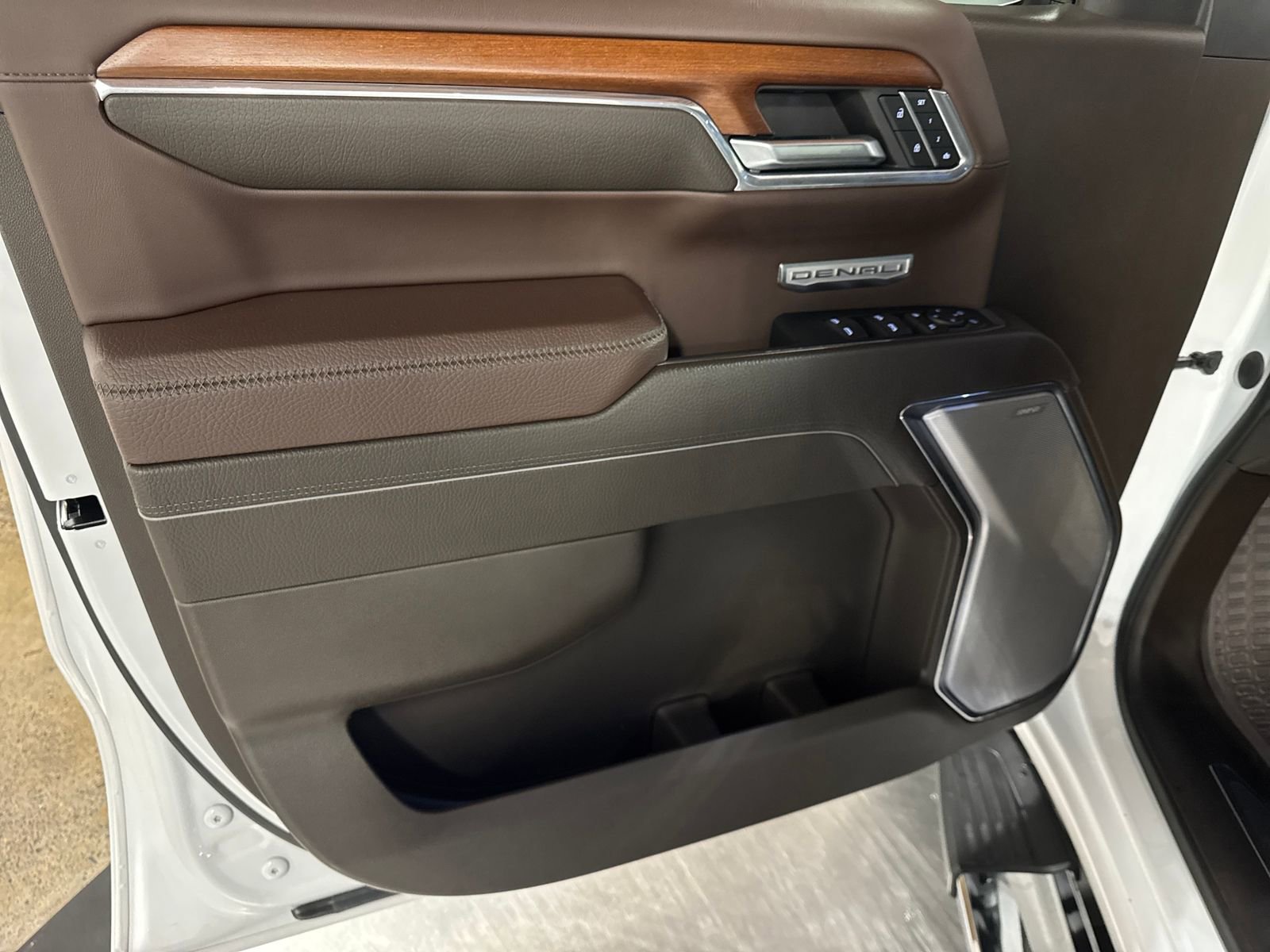 Used 2023 GMC Sierra 1500 Denali w/ Technology Package image 24