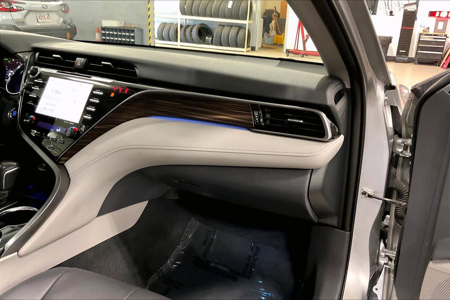 Used 2019 Toyota Camry XLE FWD image 19