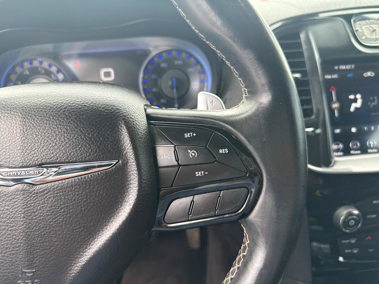 Used 2018 Chrysler 300 S RWD image 17