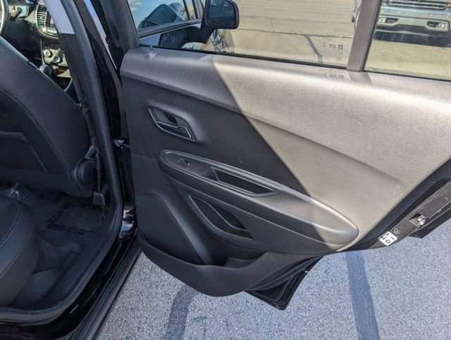 Used 2022 Chevrolet Trax LT w/ LT Convenience Package image 7