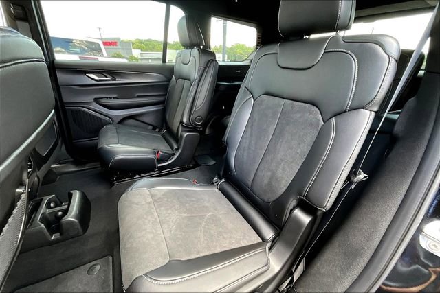 New 2025 Jeep Grand Cherokee L Altitude image 9