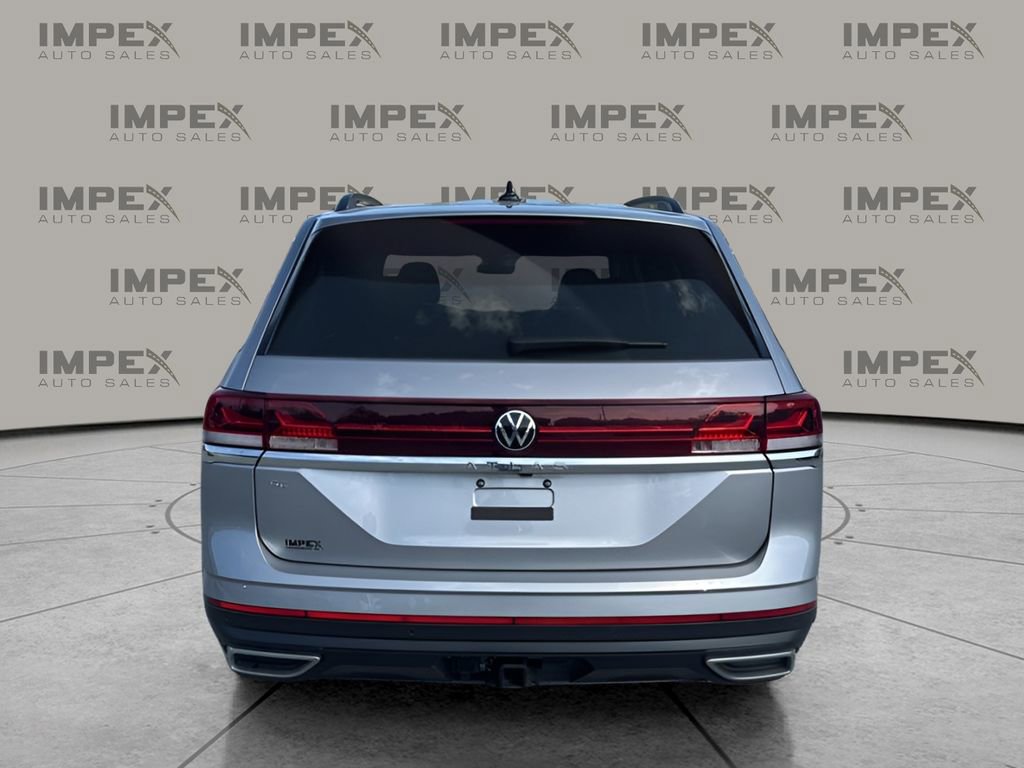 Used 2025 Volkswagen Atlas SE FWD image 4