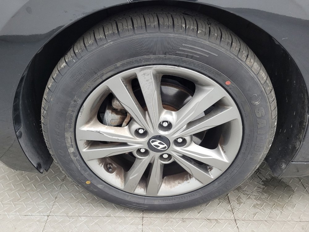 Used 2017 Hyundai Elantra SE image 31