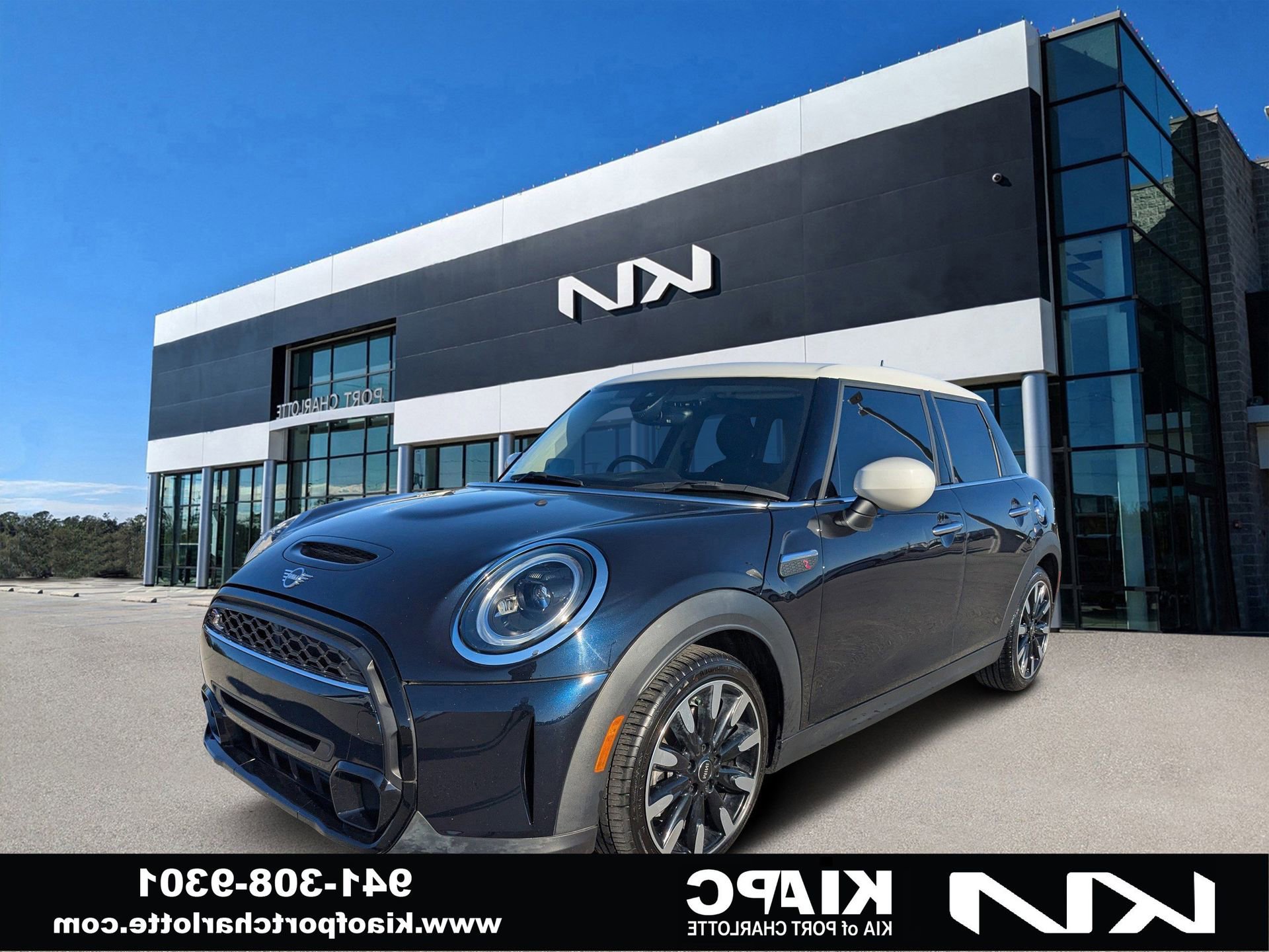 Used 2022 MINI Cooper S image 1