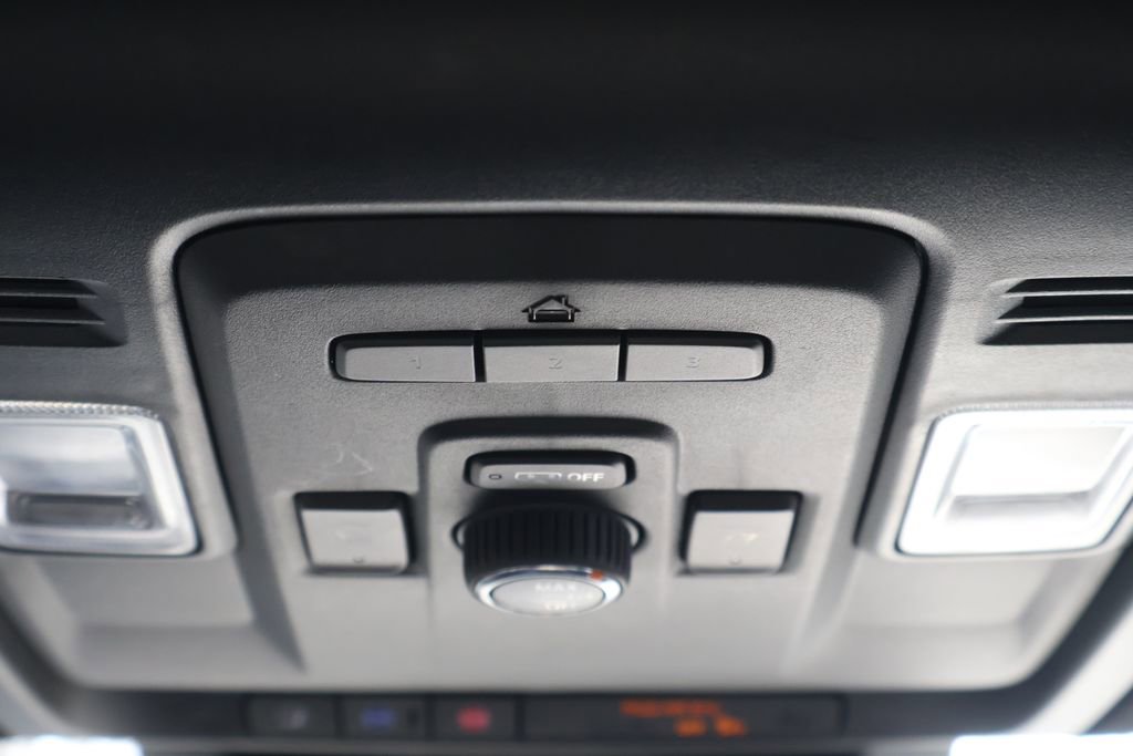 Used 2024 Cadillac Escalade ESV Luxury image 25