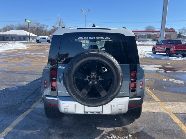 Used 2023 Land Rover Defender 110 S image 3