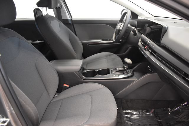 Used 2025 Kia K4 FWD image 19