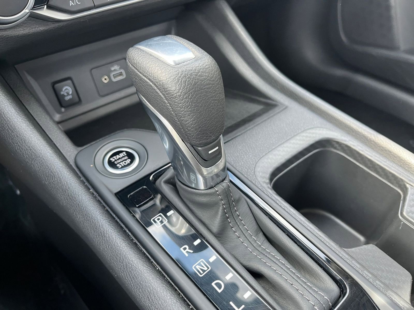 Used 2025 Nissan Sentra S FWD image 41