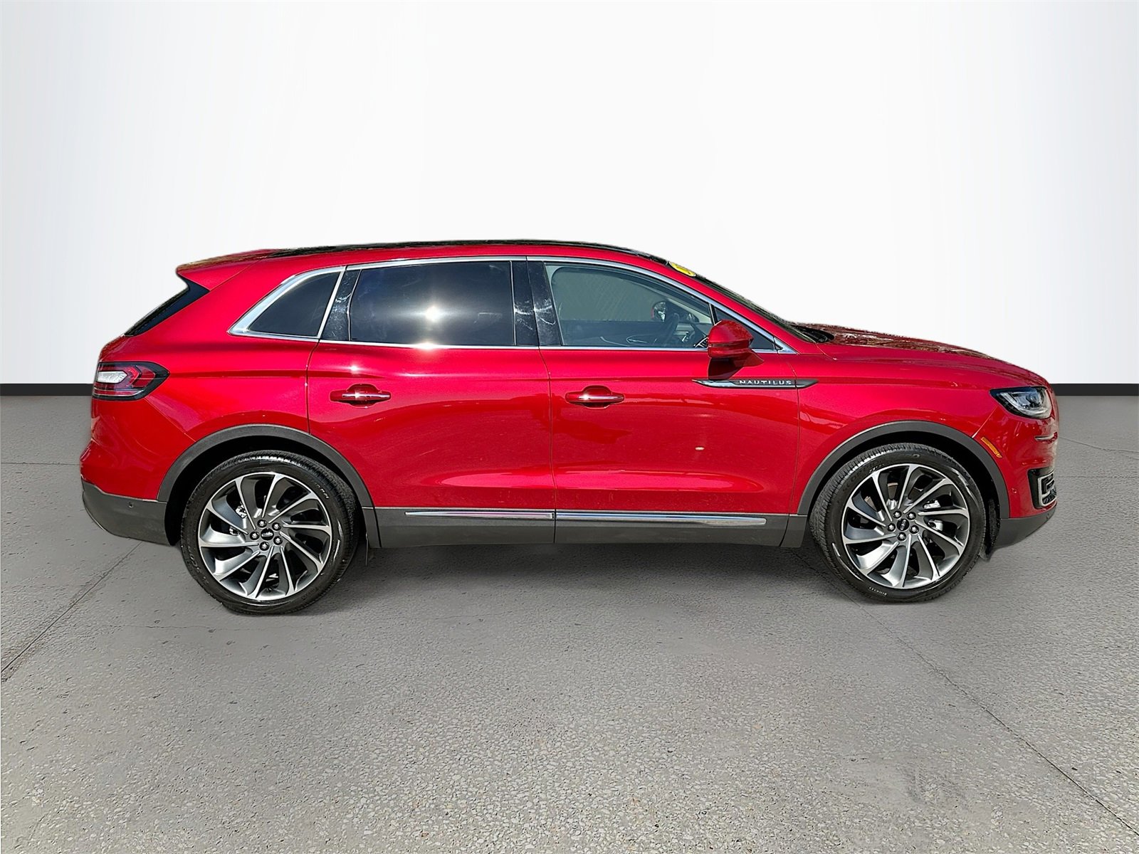 Used 2020 Lincoln Nautilus Reserve w/ Equipment Group 201A image 8